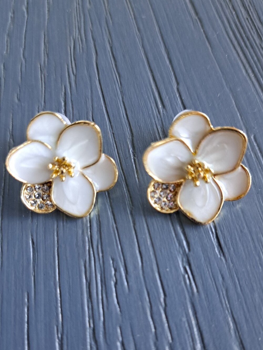 Summer White Flower Earrings